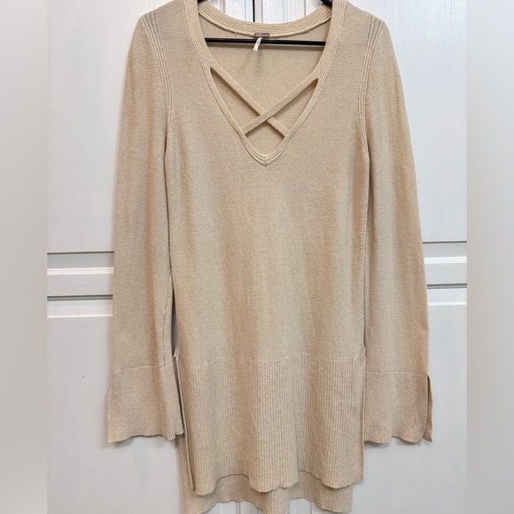 Free People Cream Knit Top with Criss-Cross Detail Size M. - Picture 7 of 8